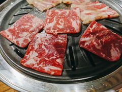 黑牛雪花-明洞阿姨·韩式酱蟹烤肉·创意料理(三元桥店)