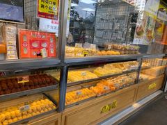面包甜点陈列柜-鲍师傅糕点(江苏路店)