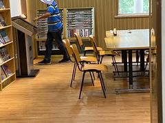 -漕河泾街道图书馆(漕河泾社区文化活动中心店)