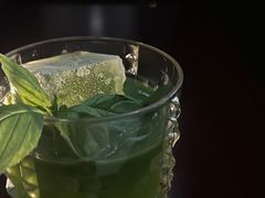 -毛毛虫酒吧