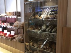 -顶东面包花园·生日蛋糕(世博店)