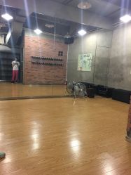 -CASTER跳舞俱乐部