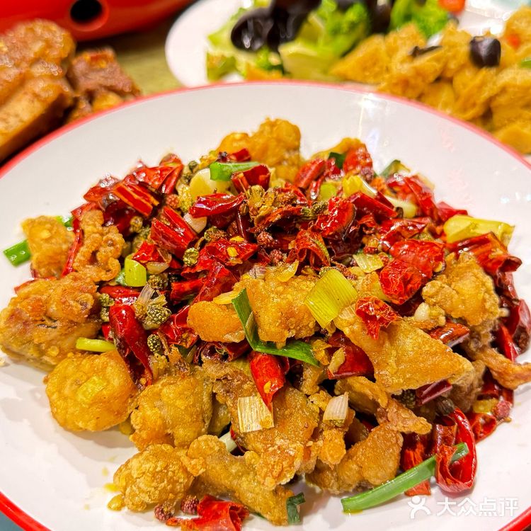 才知道能发实况图了…那就来看看开封烧烤届…