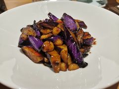 牛肝菌黑蒜烧茄子-一坐一忘云南菜(嘉里中心店)