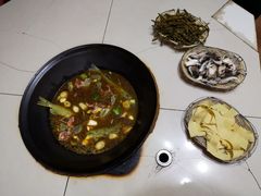 -大鹅岛灶台鱼·铁锅炖(水库路店)