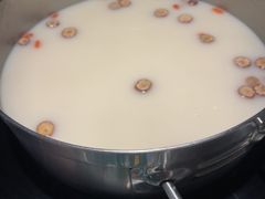 -尚尚仙·酸汤猪手·猪肚鸡火锅(华联万柳购物中心店)