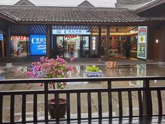 -慈城服务区-停车场