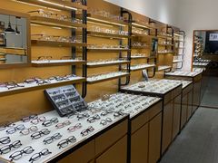 -罗伯特眼镜·蔡司官方授权(罗湖国贸店)