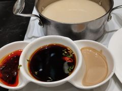 -红鼎豆捞·非遗鲍皇汤火锅(宝丰路店)