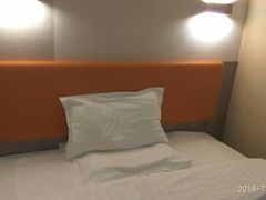 -7天连锁酒店(上海徐家汇龙华路地铁站店)