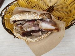 -洪峰浩老北京烧饼夹肉(角门路店)