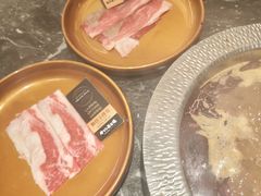 -牛YO寿喜烧·铁板烧和牛火锅自助(市府恒隆店)