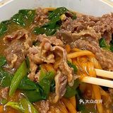 青菜牛肉粿条配上沙茶酱，绝配！