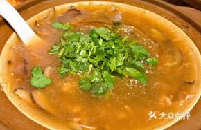 Braised Shark's Fin in Clay Pot