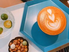 拿铁咖啡-茶是一枝花泡茶店
