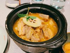 酸木瓜炖牛腩-半山腰·云南菜(侨福芳草地店)