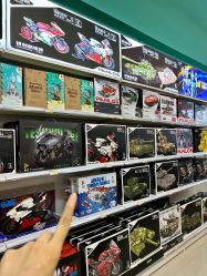 -卡通派潮品玩具折扣仓(青岛新城吾悦广场店)