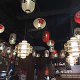 上杭路这条小街有很多种草的日料店、小吃店