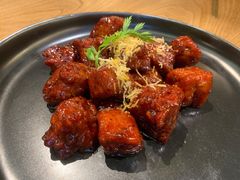 红酒泡沫牛仔粒-荟廷·晶萃(陆家嘴尚悦湾店)