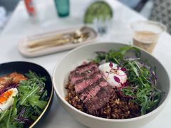 牛肉脆藕辣味野米饭-LE MISSMORE餐酒吧(茉念西里店)