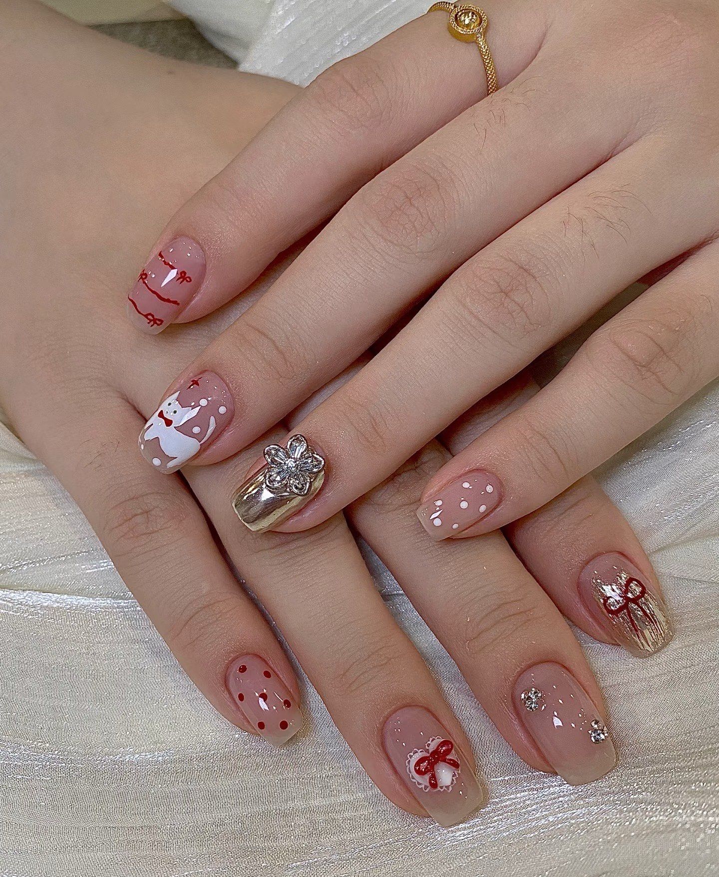 精致的女人美甲从不缺席