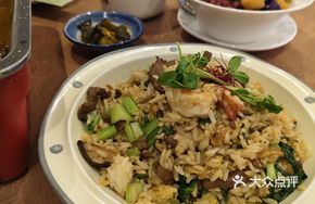 Chinese Kale and Beef Stir-Fried Rice