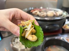 -围炉肉舍•炭烤活鳗•丹东海鲜烤肉(步行街店)