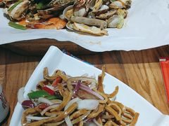 -东来菜馆•手抓海鲜家常菜•海鲜锅贴(鸽子窝店)