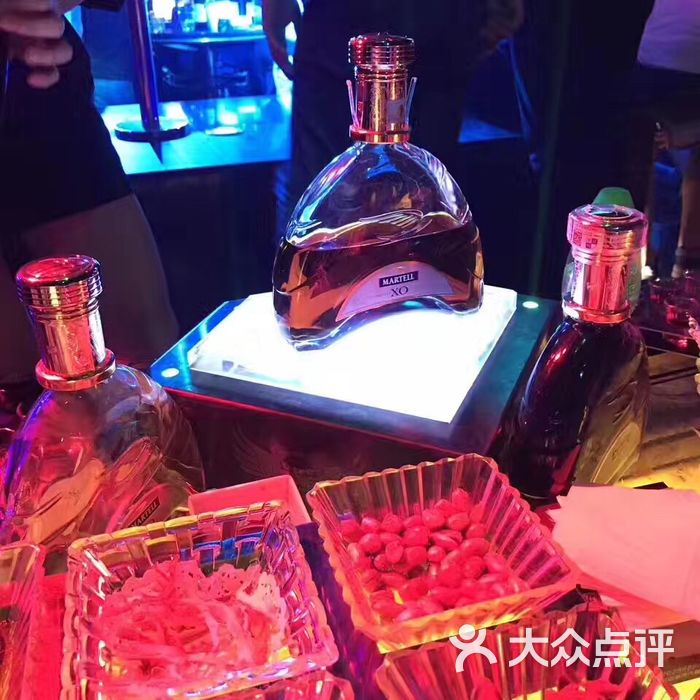 阿曼尼酒吧