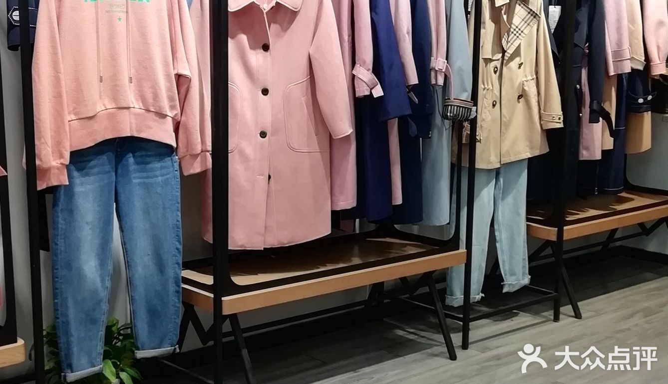 逛街啦啦啦啦这家店店名叫恩依诺