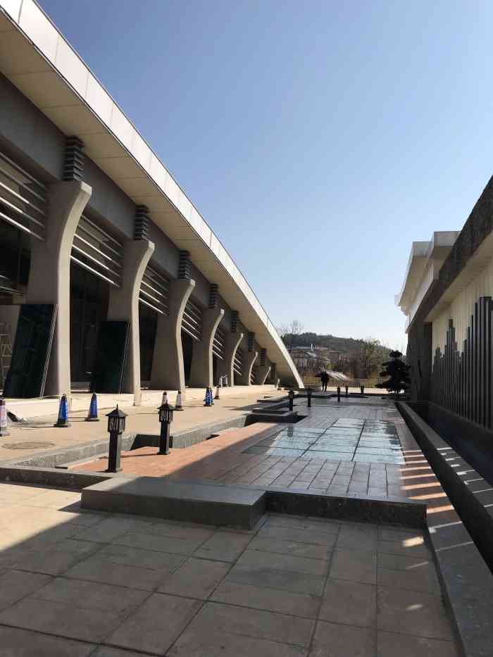 云南驿服务区-公共厕所-"[圆图钉]地理位置:地理位置挺方便的,.