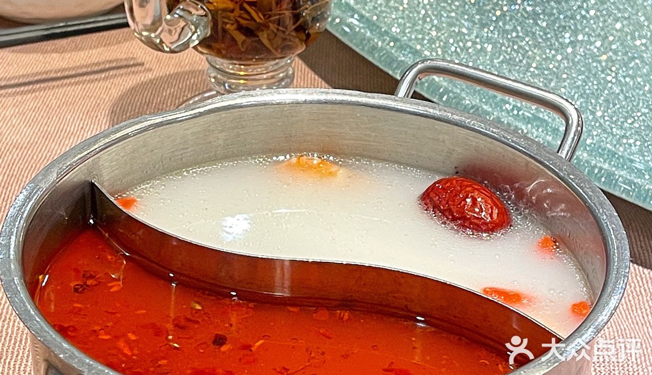 一人一锅🍲，干净卫生，象拔蚌刺身蛮新鲜的