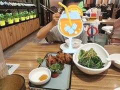 脆皮乳鸽-粤港餐厅(禹州商业广场店)