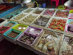 -霞涌市场海鲜摆卖区