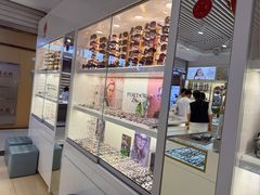 -新视达眼镜店·蔡司·依视路(名镜苑店)