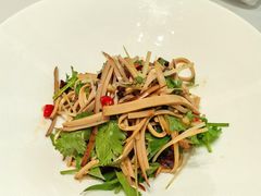 -红鼎豆捞·非遗鲍皇汤火锅(宝丰路店)