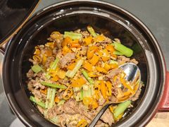 -鞍山大白鲨美食酒店