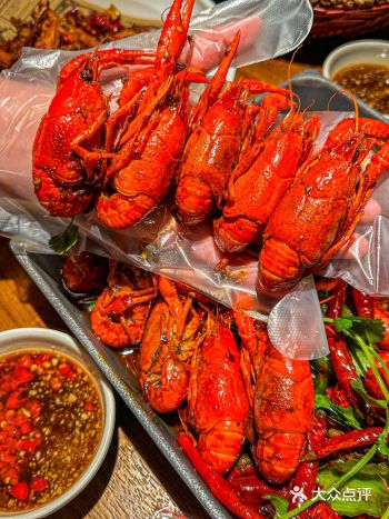 今年的第一顿小龙虾和姐妹一起安排上啦！！