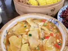 -黄桷树曹家私房菜(江与城店)