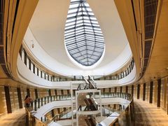 -上海滴水湖皇冠假日酒店