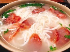 -亮亮面馆(经六路店)