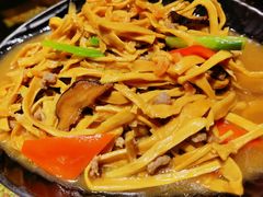 杂菌炒牛肉-潮十三潮汕砂锅粥(高新四路大都荟店)