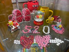 -m豆巧克力世界(上海世茂广场店)