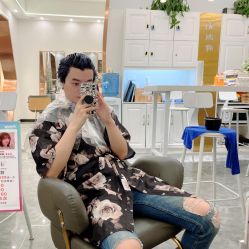 -V8潮牌·接发烫染连锁