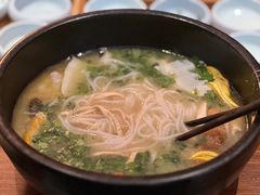 -银米·云南传统过桥米线(双廊黑金冠店)