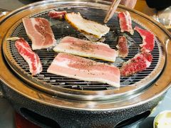 -围炉肉舍•炭烤活鳗•丹东海鲜烤肉(步行街店)