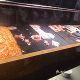 肉类特别多，也比较新鲜，海鲜类也比较多