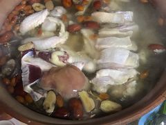 连州果园鸡-威邵鸡煲(西华路总店)