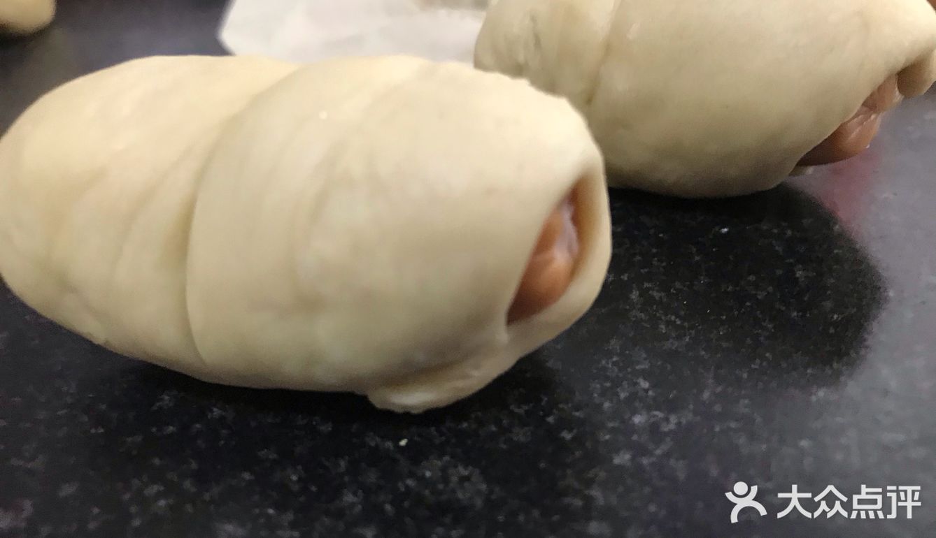 宝宝超喜欢的手工制作迷你红糖香肠包