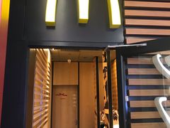门面-麦当劳(杭州西湖银泰百货店)
